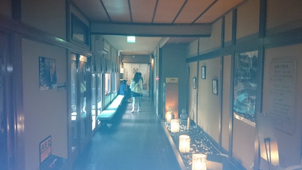 �l�G���i���̏h�ԏ������j