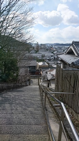 ���q�_��