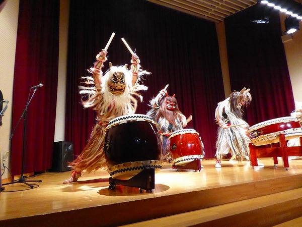 �j������𗬉�ٌܕ�