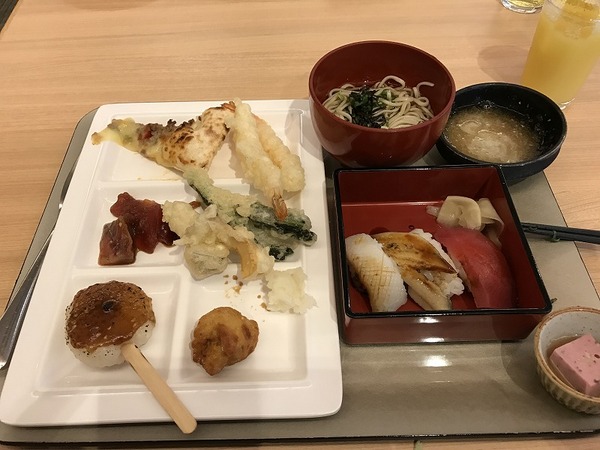 ���ȃO�����h�z�e����̓�