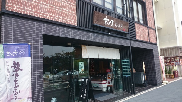 �������g�{��