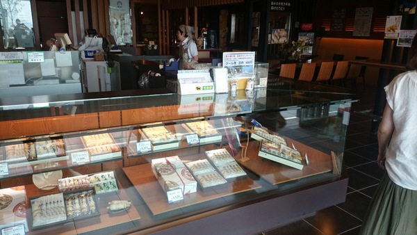 �������g�{��