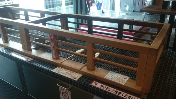 �������g�{��