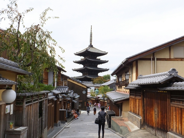 �@�ώ��i����̓��j