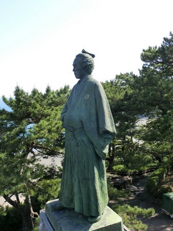 ��{���n�̓���