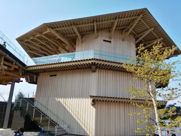 ���{�����e���X