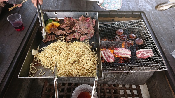 �o�[�x�L���[�n�E�X�l�G�̐X