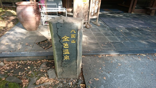 ���F����