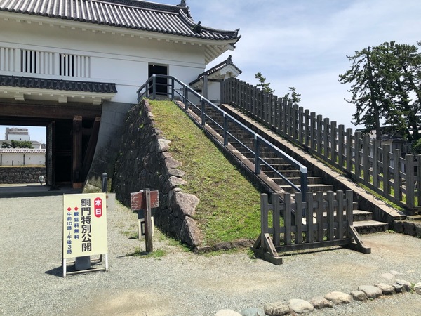 ���c����@����