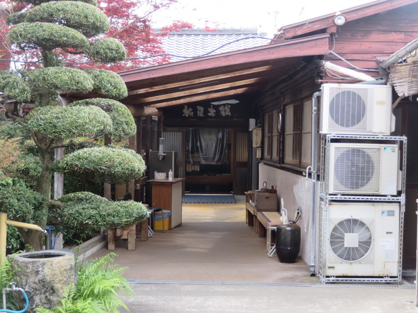 �����{��