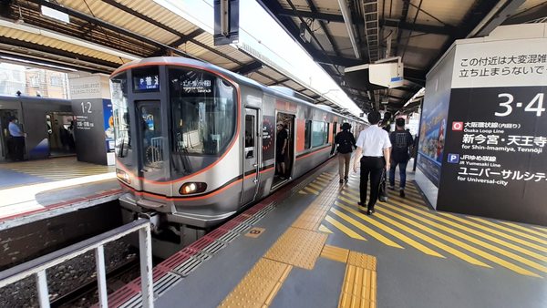 �i�q������w