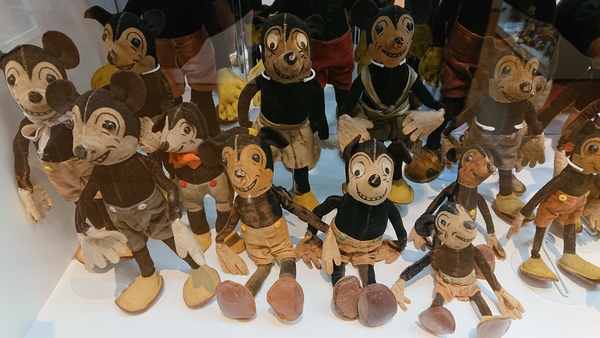 �͌��Ζk���~���[�W�A��