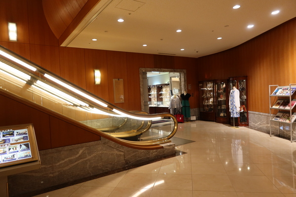 �z�e���O�������B�A���R