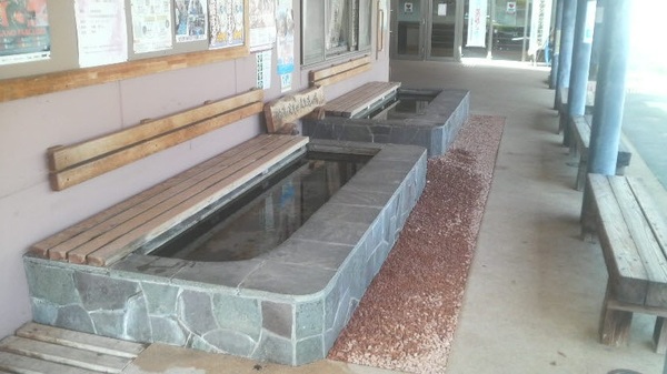 �������𗬃Z���^�[