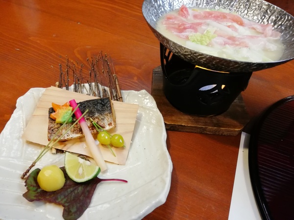 �z�e���A�W�[���E�ޗ�