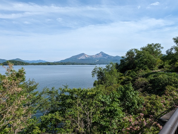 �V����E����ȃX�J�C�o���[