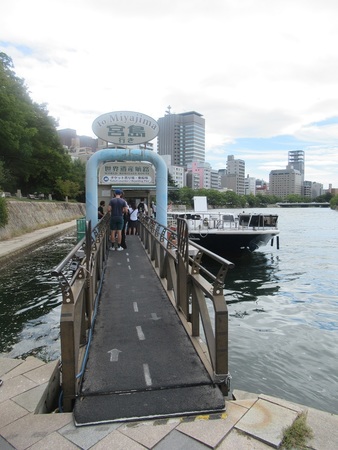 �i�q�����{�{���t�F���[�{������