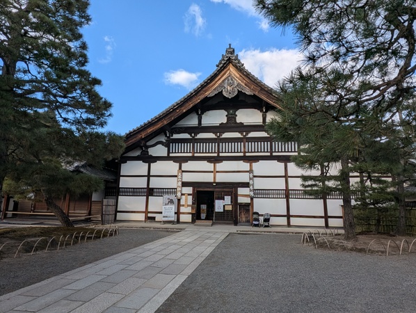 ���m���{�V