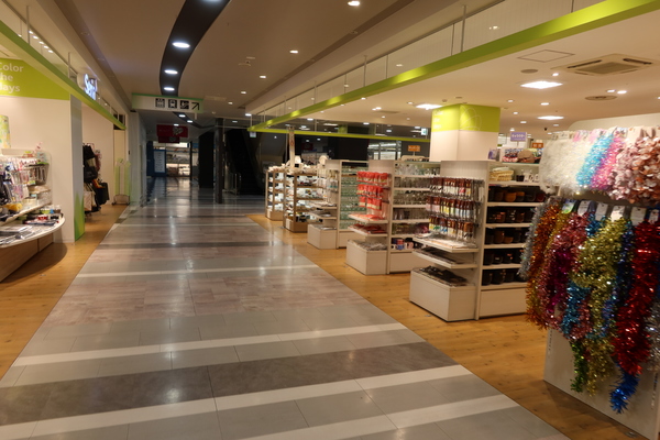 �}�����}�N���X