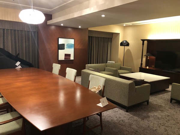 �z�e�����q�啪�I�A�V�X�^���[