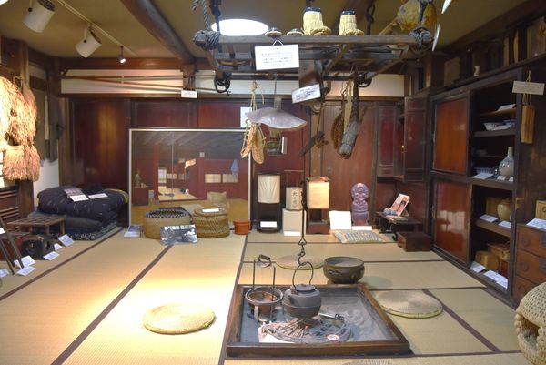 ���򒬗��j���������� �u�ፑ�فv