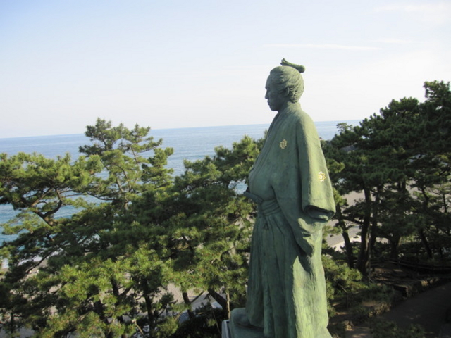 ��{���n�̓���