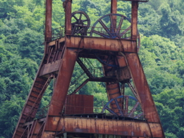 ���y���Y�z�y�����B�E