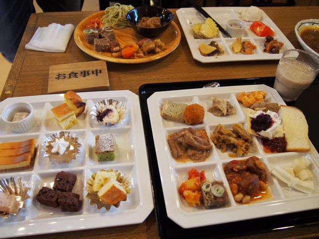 �u�b�t�F�ł͂������萷��ł��A�f�U�[�g����������_�炭�̂��}�U�[�Y���h�~���N�q��