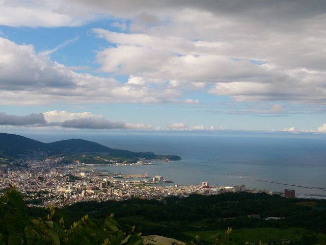 ���M�s�X�ƐΎ낪��]�ł���X�|�b�g
���V�C���悢�Ƃ��͍ō��̒��߂ł�_�і��R�W�]��