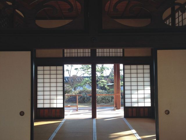 ���������ꏊ�ɏ���Ɨ��������̂��Ǝv���ƁA�C���������n�̎���Ƀ^�C���g���b�v�������ł��B_���m�������