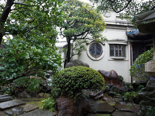 ����s��q�����Z���^�[�̓�������ʓ@�̊O�ς����邱�Ƃ��ł��܂��B_����s��q���q�����Z���^�[�i�������≮�畽�ʓ@�j