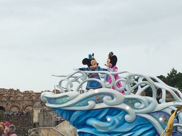 ���[�V���[_�����f�B�Y�j�[�V�[(R)