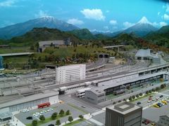 Y҂̃jAESقւ̓eʐ^1