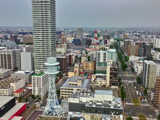 �������ł��B�e���r���͑�ʌ����̓��̒[�Ȃ̂ŁA��ʌ����͏I���B_�����ۂ�e���r��