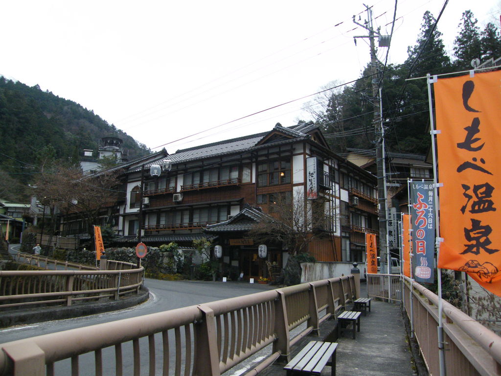 女子会にぴったり！気軽に立ち寄れる温泉施設から宿泊したい温泉宿まで山梨のおすすめの温泉19選！｜じゃらんニュース