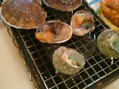 『浜焼き』。牡蠣・さざえ・ホタテ貝等が食べ放題。_沼津港飲食店街