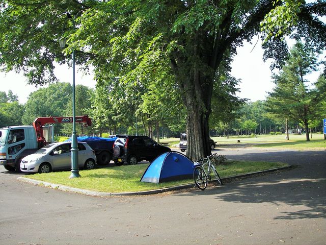 �эL�s�΃��u�����E���ԏ�_�΃��u�����E�O���[���p�[�N�i400m�x���`�j