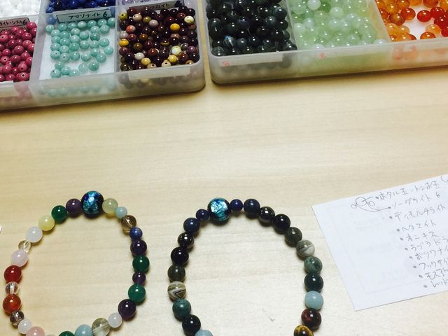 2������ɗF�l�ƍ��ɂ����Ƃ��̎ʐ^�ł��B�g�����΂̎�ނ��������Ă����܂�_�M�������@