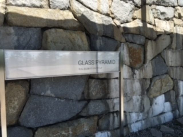 �K���X�s���~�b�h�̓����_���G��������