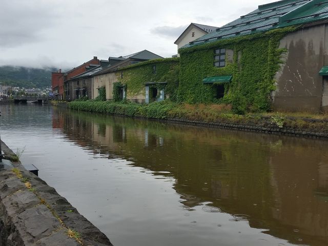 �^�͂Ƒq��_�^�͂ƐΑ��q�ɌQ