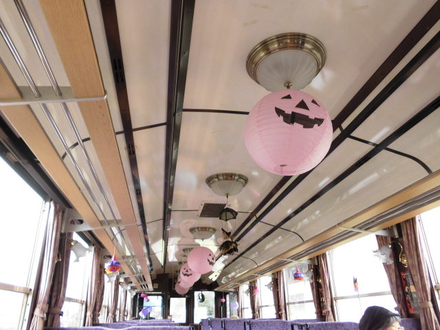 ���̎��̓n���E�C���g�p�̗�Ԃł���_���h���c��ӂꂠ������w(����x�ƒ�)