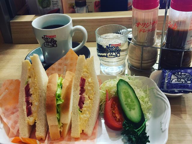 �����ׂ���̃R���_����X �Ó��X�̓��e�ʐ^1