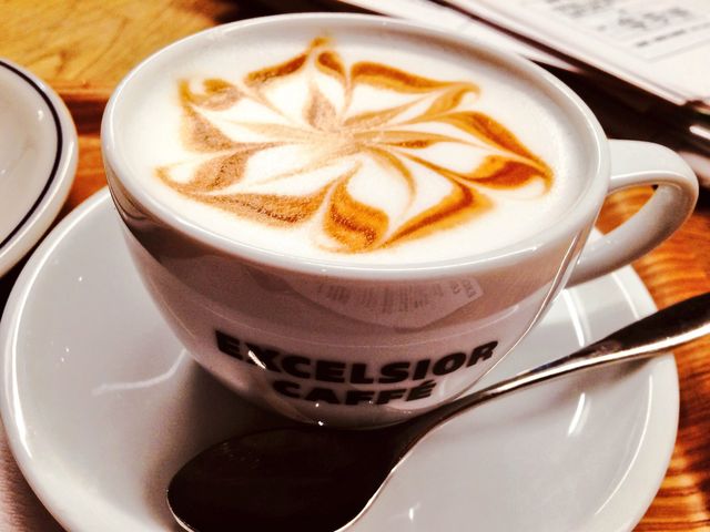 ���[�m�[����̃G�N�Z���V�I�[���J�t�F���c�w�O�X�̓��e�ʐ^1