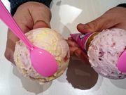 ɂ[B̃T[eBACXN[߃^EۋTXi31 Baskin-Robbinsj̓eʐ^2