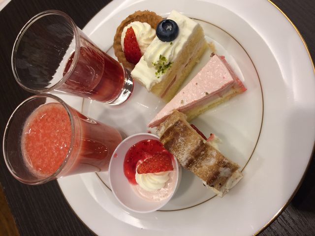 �f�U�[�g�̈ꕔ�ł�_�����z�e�����o���g����