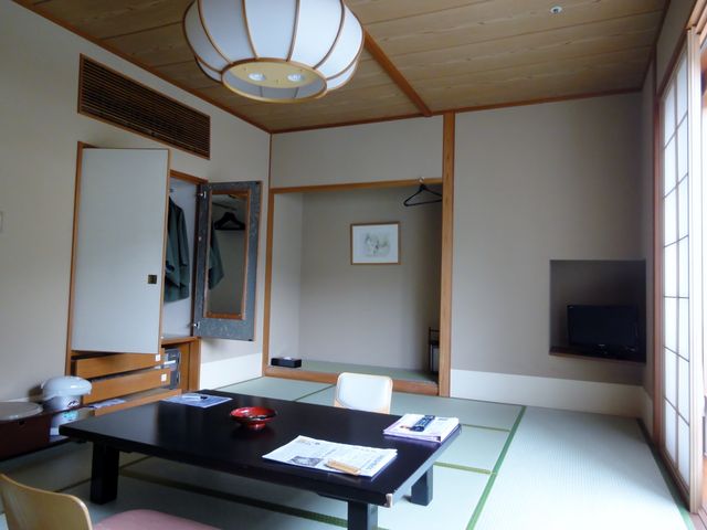 �l���O�����h�z�e��