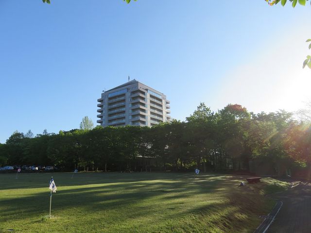 �O���E���h�S���t�ꂩ��_�z�e���G�s�i�[���ߐ{