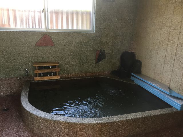 みやま荘のお風呂です。
もちろん源泉掛け流し。_奥津温泉