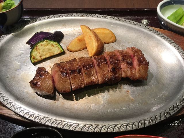 [}̐l` lCNXsAX̓eʐ^1