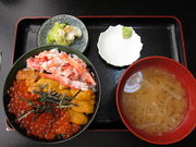 KAZZ̓̉w mE炤̓eʐ^2